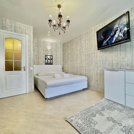 Apartpoltava Смак Італії У Самому Центрі Полтави , Білосніжна Студія В Новобудові, Банківський Чек エクステリア 写真