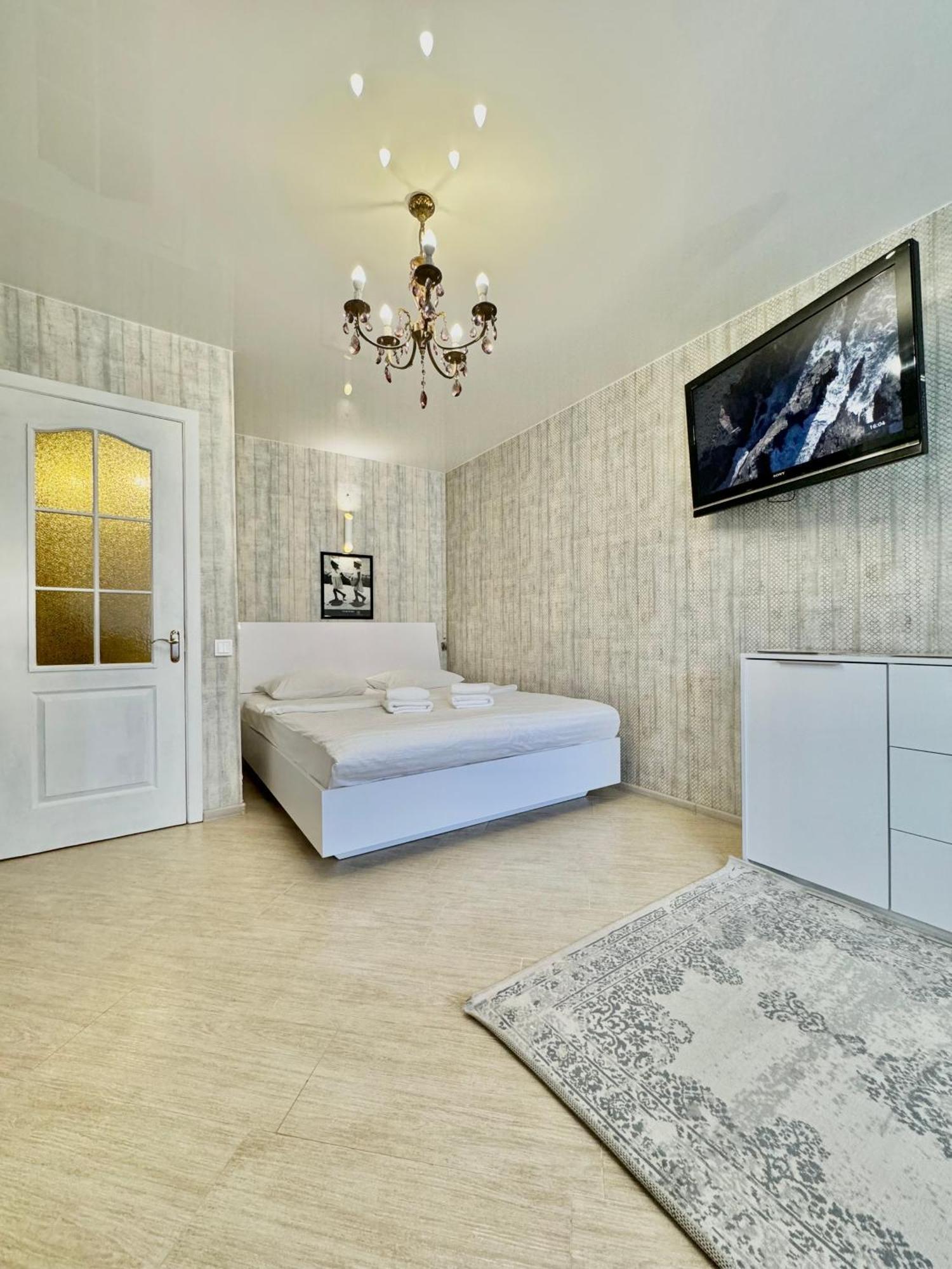 Apartpoltava Смак Італії У Самому Центрі Полтави , Білосніжна Студія В Новобудові, Банківський Чек エクステリア 写真