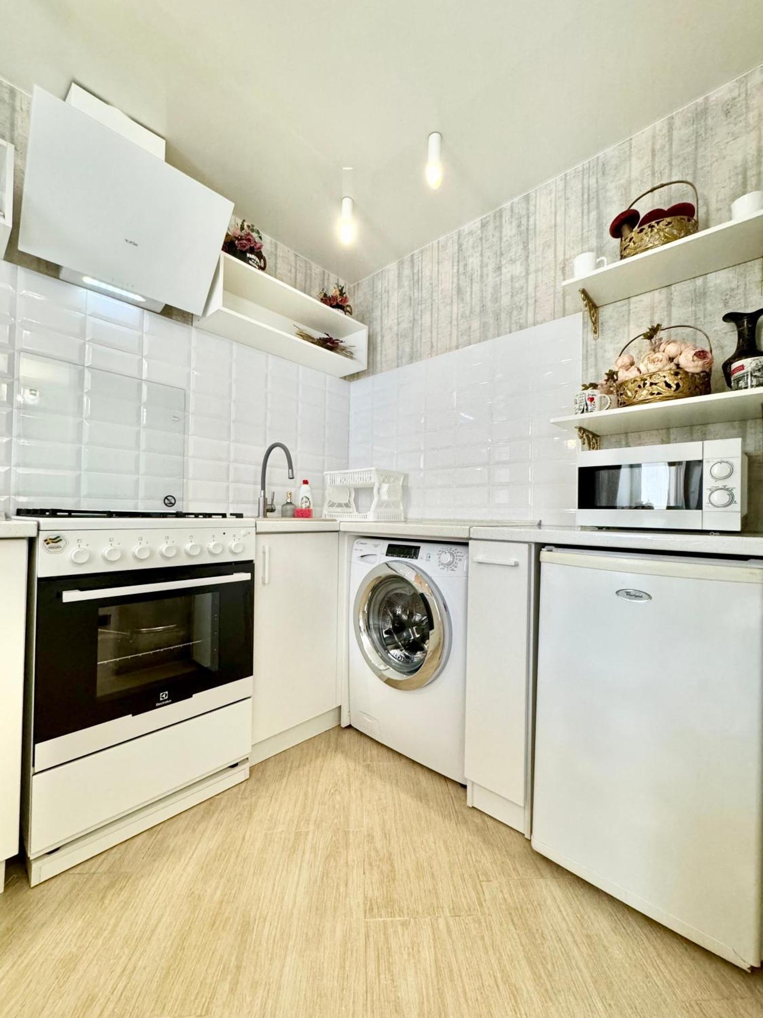 Apartpoltava Смак Італії У Самому Центрі Полтави , Білосніжна Студія В Новобудові, Банківський Чек エクステリア 写真